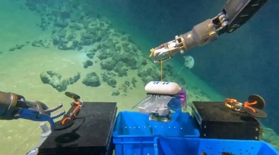深海作業機器人 深海作業機器人