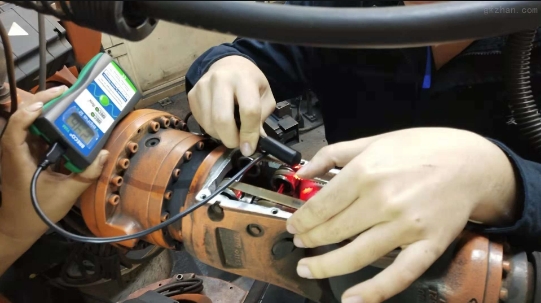 工業機器人異常停機